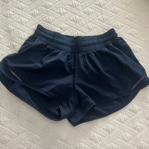 Lululemon Hotty Hot 2.5 Navy Shorts Size 4